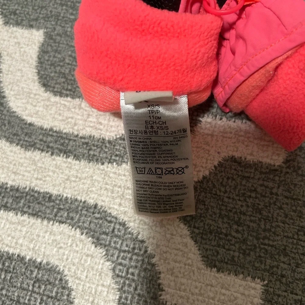 GAP Pink and Black Winter Waterproof Mittens. Size 12-24 months.
